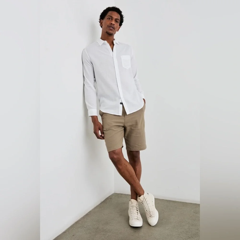 Rails mens M Medium white solid lightweight Wyatt button up casual shirt EUC - Picture 2 of 6